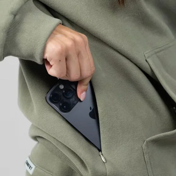 Comfrt Travel Essentials Hoodie - NWT - Picture 3 of 4